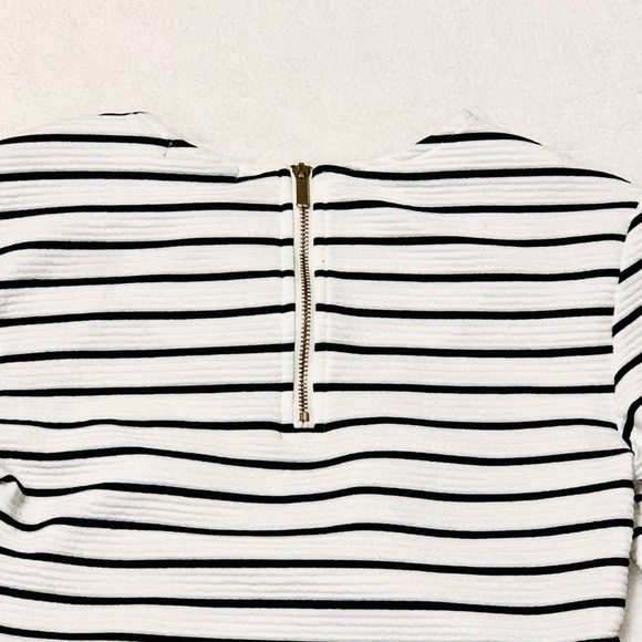 NWT Black and White Striped Dynamite Crop Top - Picture 3 of 7